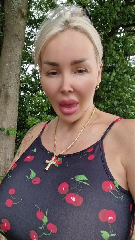 Onlyblondiebombshell - 